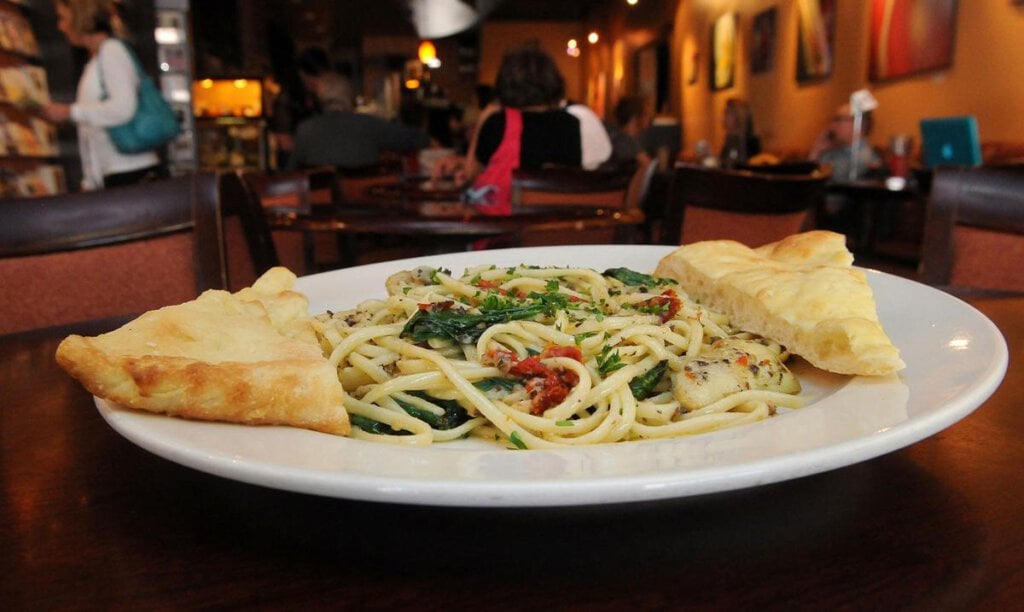 Rico's Cafe & Wine Bar