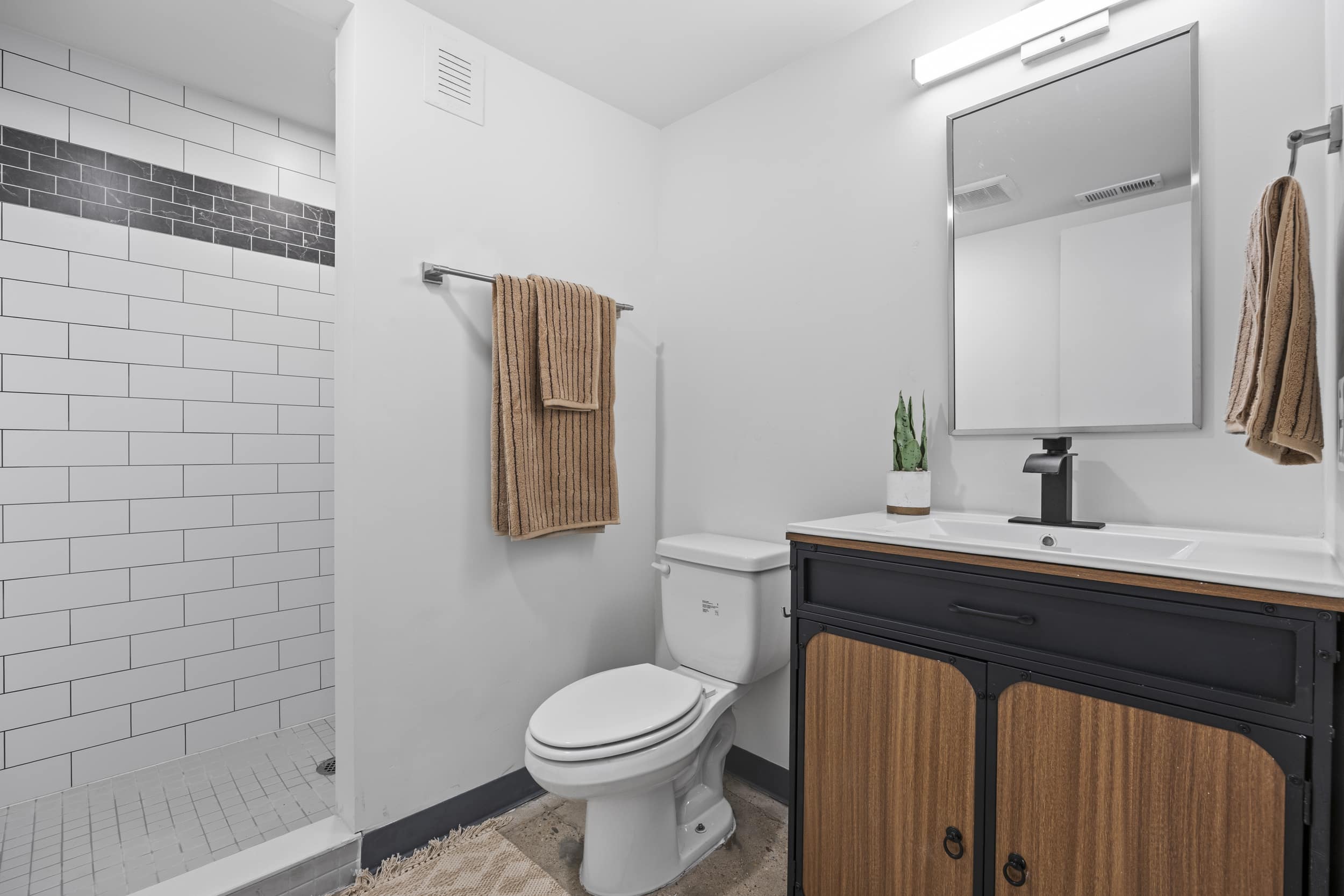 The Crawford Apartments presenting 415 S. Weber St.